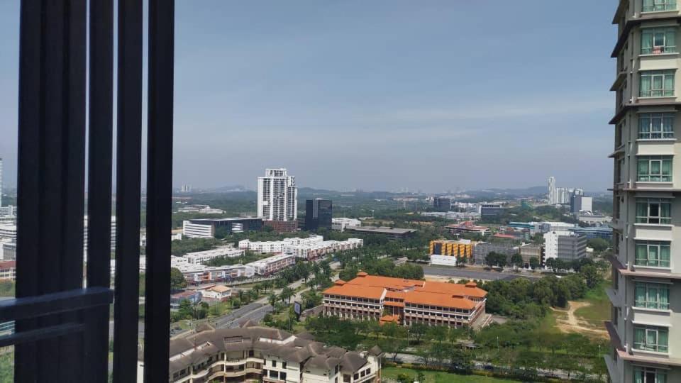 Cozy Studio Unit,Cyberjaya,Wifi, Netflix,Free Parking מראה חיצוני תמונה