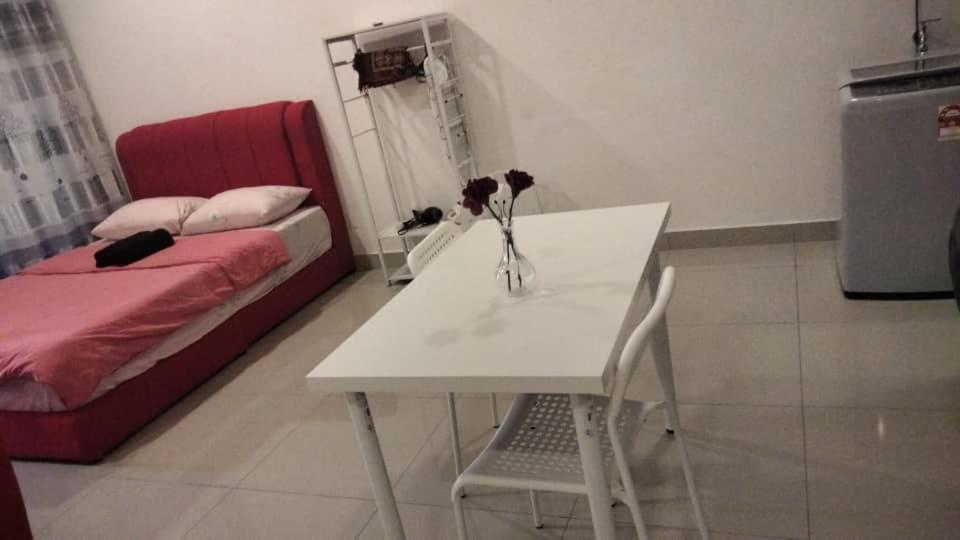 Cozy Studio Unit,Cyberjaya,Wifi, Netflix,Free Parking מראה חיצוני תמונה
